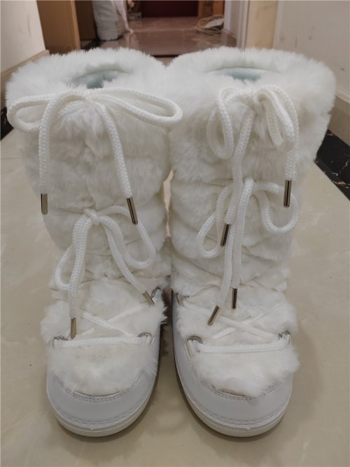 Immagine di Stivali Invernali Donna con Pelliccia Sintetica - Moda 2025