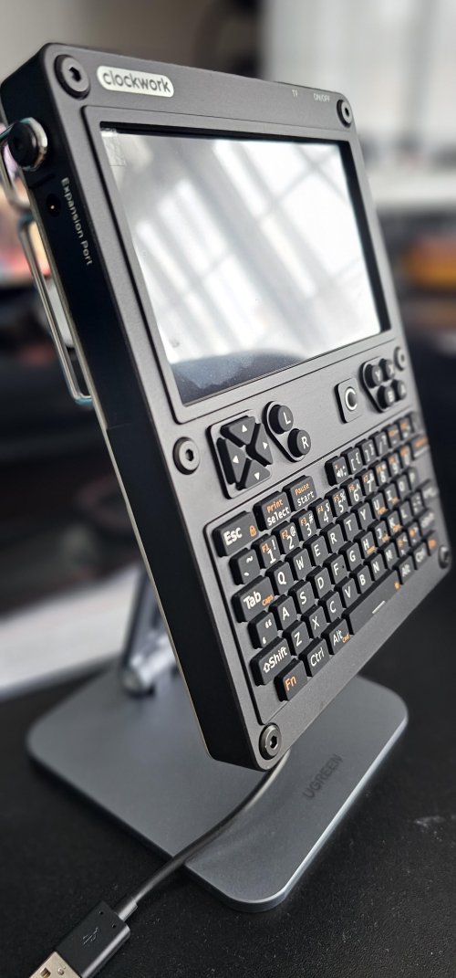 Afbeelding van UConsole Raspberry Pi CM4 Lite Kit – Officiële ClockworkPi UConsole met Snelle Levering