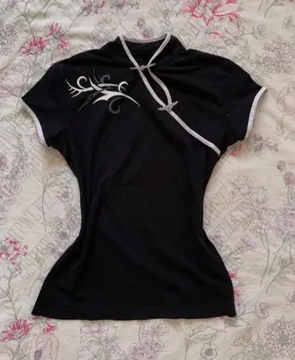 Image de Chemise Y2K Gothique Slim - Style Minimaliste & Élégant