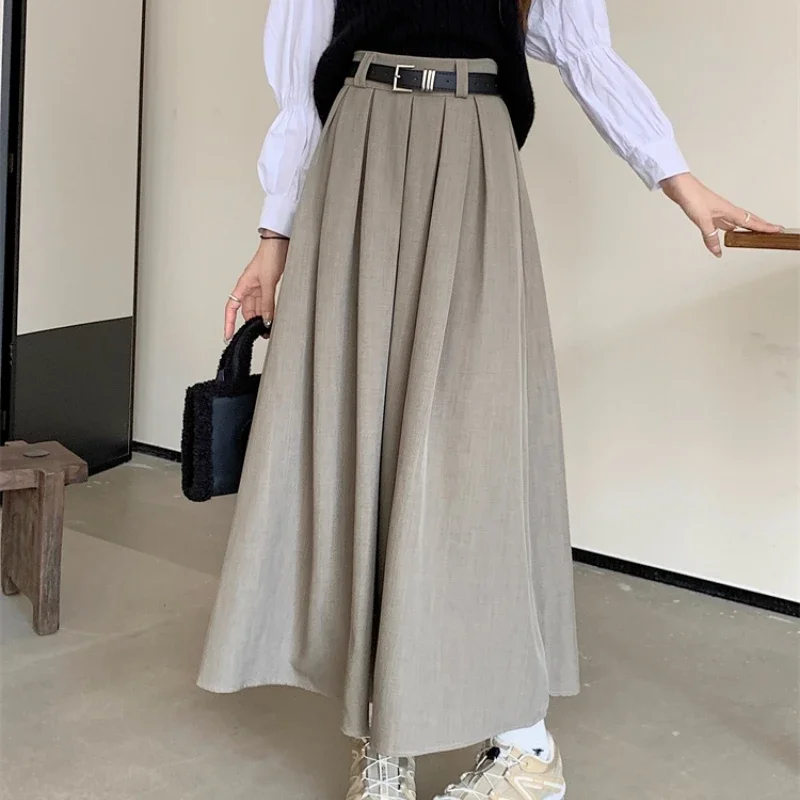 Bild von Eleganter Faltenrock – Moderner Koreanischer Stil für Frauen