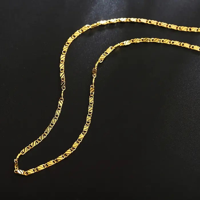 Image de Collier Chaîne Plate Or 18K - Élégant & Raffiné