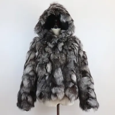 Image de Manteau Fourrure de Renard Véritable - Chaud & Élégant