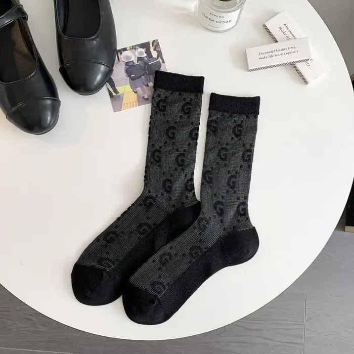 Image de Chaussettes Mi-Longues Femme Tendance & Respirantes