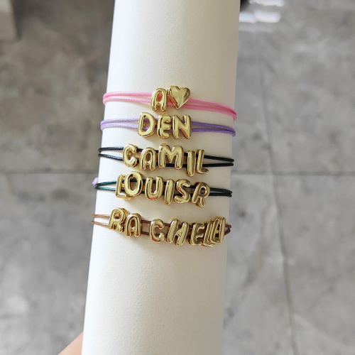 Immagine di Bracciale Personalizzato con Iniziali 3D a Bolle, Braccialetto Intrecciato Senza Ricamo, Regolabile e Ideale come Regalo di Gioielli per Coppia