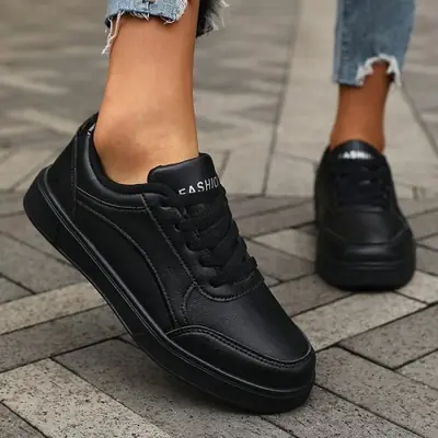 Image de Baskets Noires Élégantes pour Femmes - Confort & Style 2025