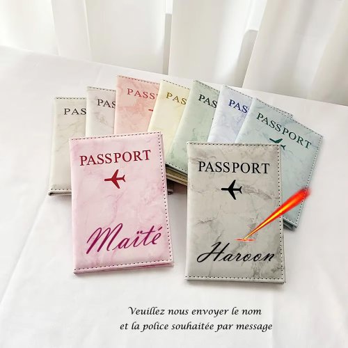 Bild von Personalisierte Reisepasshülle mit Marmormuster – Dein Name, Dein Stil