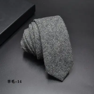 Image de Cravate Étroite en Laine de Haute Qualité - 6 cm
