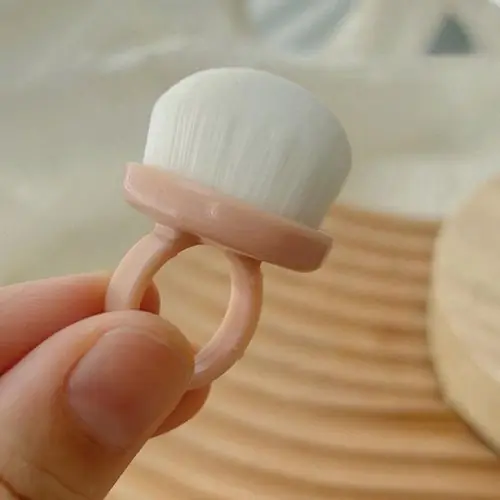 Image de Brosse à Ongles en Forme de Rose - Nettoyage Doux & Précis