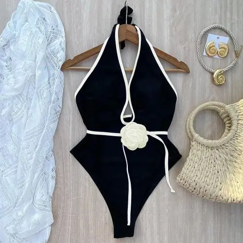Image de Maillot de Bain Une Pièce Fleuri 2025 - Élégant & Séduisant