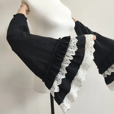 Image de Lolita Blanc & Noir avec Dentelle et Gants Longs