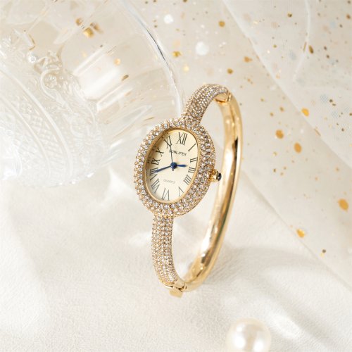 Imagen de Reloj de Pulsera Ovalado para Mujer con Números Romanos y Diamantes de Imitación, Elegante y Resistente al Agua