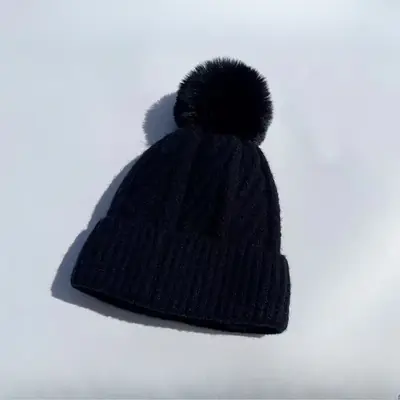 Image de Bonnet Hiver Chauffant avec Pompon - Tricot Épais & Doux