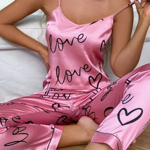Image de Pyjama Satin Floral Femme - Ensemble Doux & Élégant