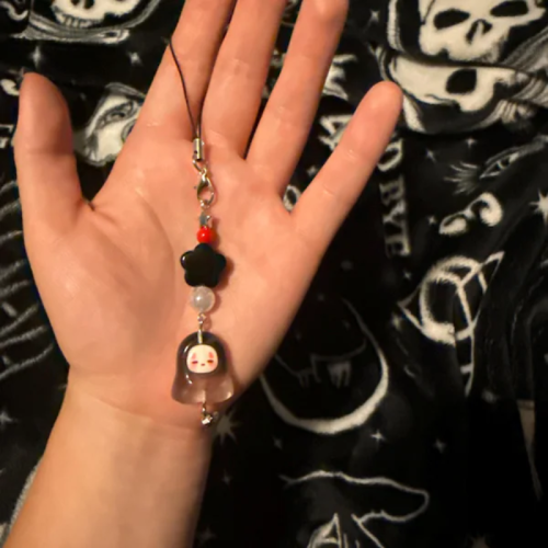 Bild von Niedlicher No Face Kaonashi Handy-Lanyard-Charm, Anime Studio Ghibli inspirierter Harz-Schlüsselanhänger, Rucksack-Anhänger-Zubehör Y2K-Geschenk