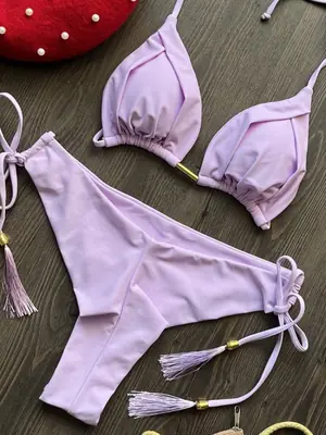 Image de Bikini Push-Up Sexy avec Chaîne Métallique - Été 2025