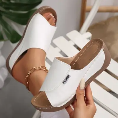 Image de Chaussures Compensées Été 2025 - Sandales Femme Bout Ouvert