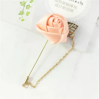 Image de Boutonnière Mariage Élégante en Soie - Accessoire de Mariage pour Homme