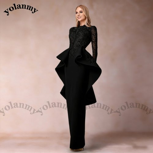 Immagine di Abito Elegante per Madre della Sposa con Volant e Applique
