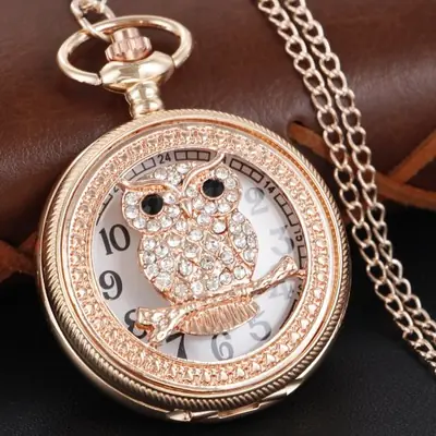 Image de Montre de Poche Luxe Or & Diamants - Collier Pendentif Numérique