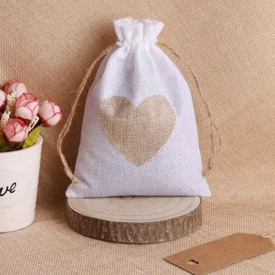 Image de Sacs en Jute Cœur - Lot de 10 pour Cadeaux & Fêtes
