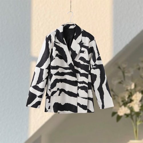 Immagine di Blazer Donna Oversize con Stampa Zebrata, Colletto Rovesciato, Tasche e Maniche Lunghe – Capispalla Casual Autunno 2025