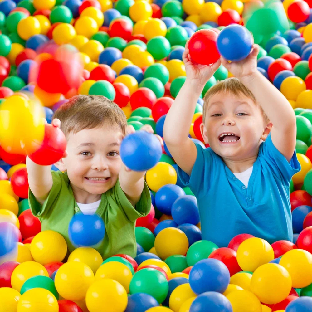 Immagine di Palla da Gioco Ecologica Colorata in Plastica Morbida per Bambini - Ideale per Piscina, Giardino e Giochi All'Aperto