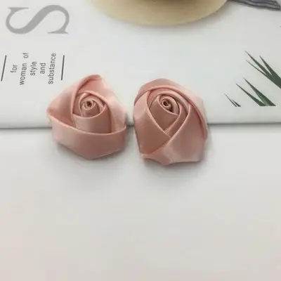 Image de Broche de Col Fleur Rose Élégante pour Homme