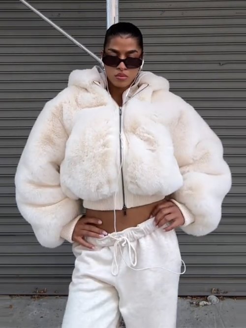 Image de Manteau Fausse Fourrure Capuche Femme - Veste Hiver Élégante