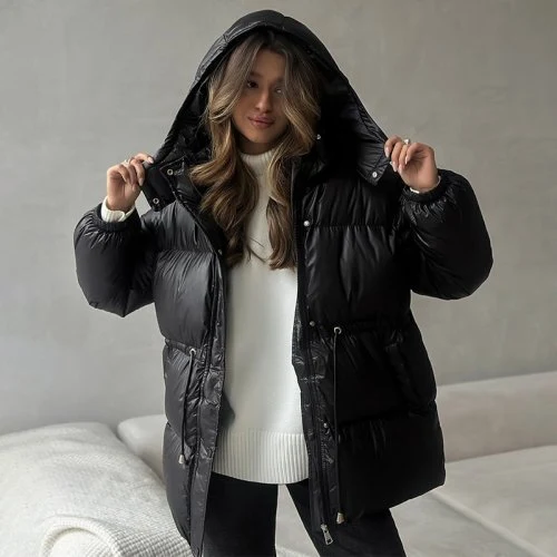 Con cappello nero
