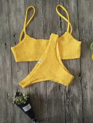 Image de Bikini Push-Up Plissé Sexy - Soutien-Gorge Rembourré & Maillot de Bain Élégant