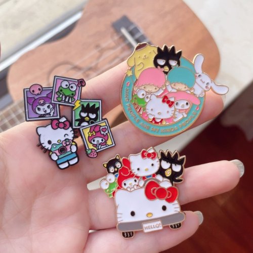 Image of Charming Cartoon-Style Metal Brooches with Adorable Badge Designs for Stylish Everyday Wear