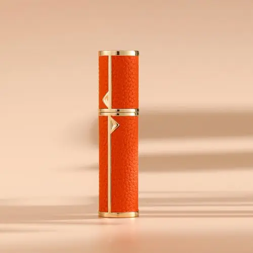 Image de Mini Atomiseur de Parfum en Cuir - Rechargeable & Voyage