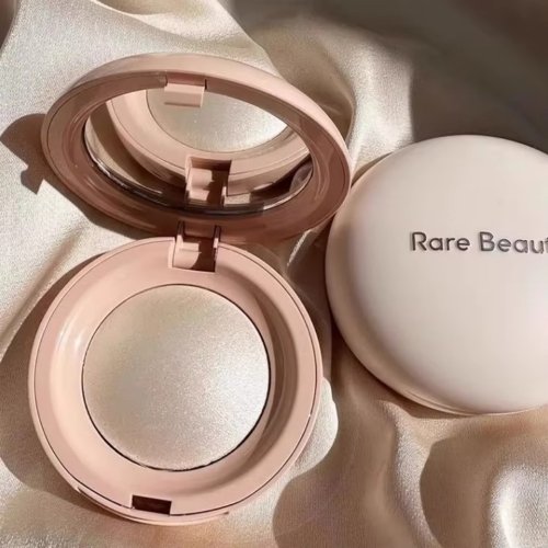 Image of Rare Beauty Light Silky Touch Innovative Highlighter Transferproof Smudgeproof Water-resistant Long Lasting Natural-looking Glow