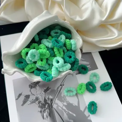 Image de 50 Scrunchies Colorés pour Bébés et Filles