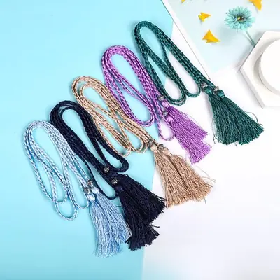 Image de Ceinture Tressée Chinoise à Pampilles Colorées