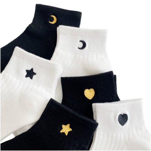 Imagen de Calcetines Cortos de Algodón Suave con Bordado de Purpurina: Corazón, Luna, Estrella y Cara Sonriente en Blanco y Negro para Mujer