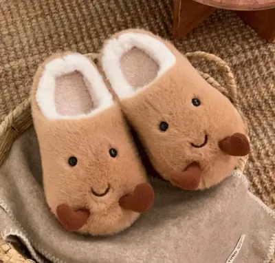 Image de Pantoufles Hiver Mignonnes avec Croissant - Anti-Dérapantes & Confortables