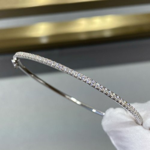 Imagen de Brazalete de Plata de Ley 925 Pura con Detalle de Oro y Diamantes para Mujer, Joyería de Boda Elegante con Cierre de Remache, 6 cm