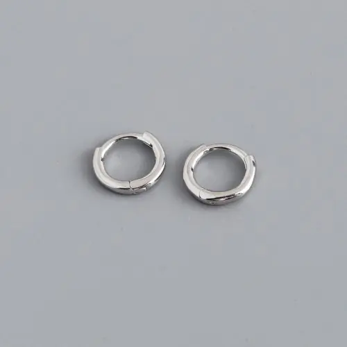 Image de Boucles d'oreilles créoles minimalistes en argent 925