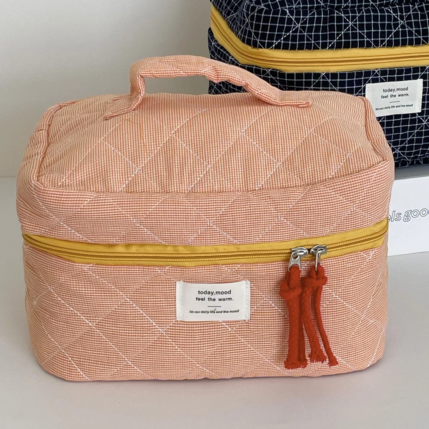 Bild von Retro-Clutch mit Plaid-Muster – Stilvolle Damenhandtasche