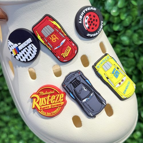 Image de Breloques Chaussures Lightning McQueen - Déco Voiture PVC