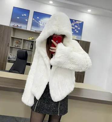 Image de Manteau en Fourrure de Lapin Véritable - Élégant & Chaud