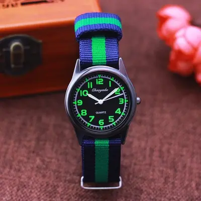Image de Montre Numérique Fluorescente pour Enfants - Style Rayures