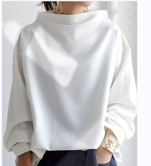 Imagen de Blusa Negra de Cuello Alto para Mujer - Otoño 2025