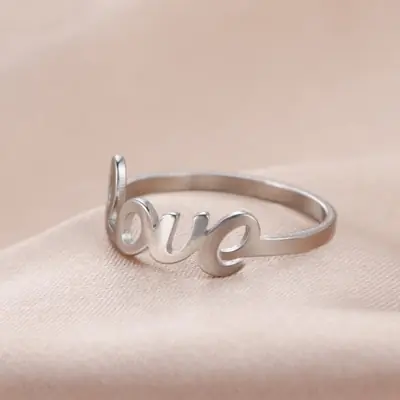 Image de Bague Étoile & Coeur en Acier Inoxydable - Bijou Féminin Élégant