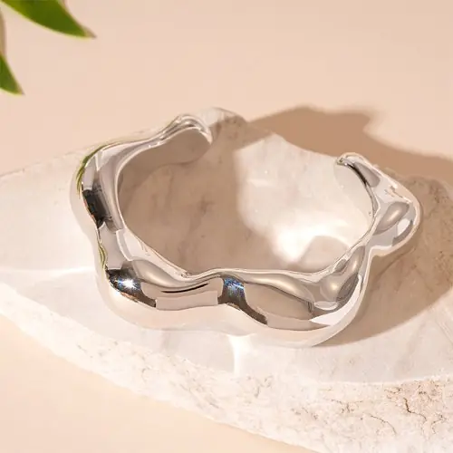 Image de Bracelets Manchette Punk Or & Argent - Style Exagéré