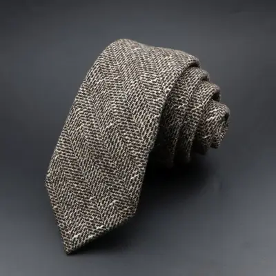 Image de Cravate Homme Classique en Laine et Cachemire - Marron Gris à Carreaux