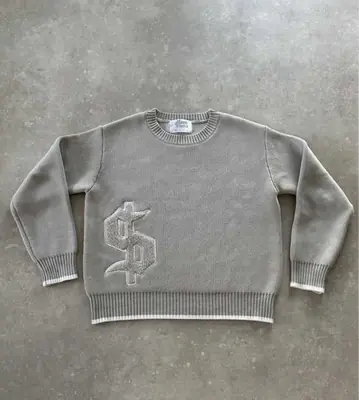 Image de Pull Y2K Gris Argent - Style Vintage Streetwear