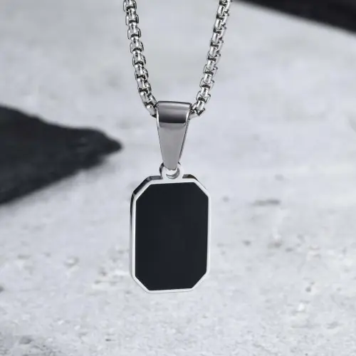 Image de Collier Homme Noir Élégant - Pendentif Carré en Acier Inoxydable