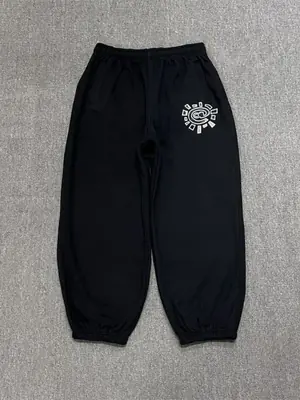 Image de Pantalons de Survêtement Femme Vintage Gris Noir - Hiver 2024